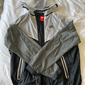 Nike windbreaker jacket